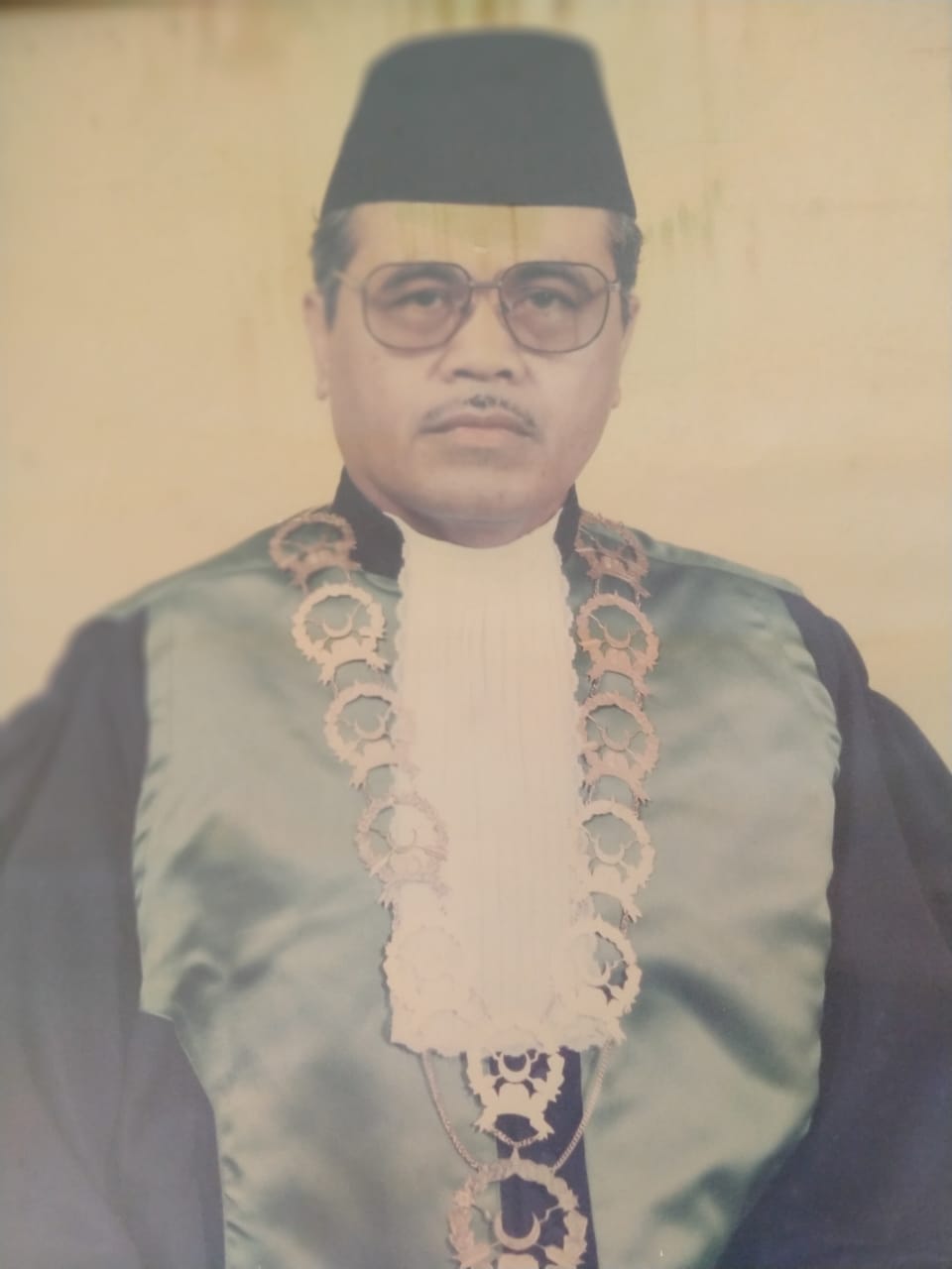 1. Drs. H. Ali Ridho